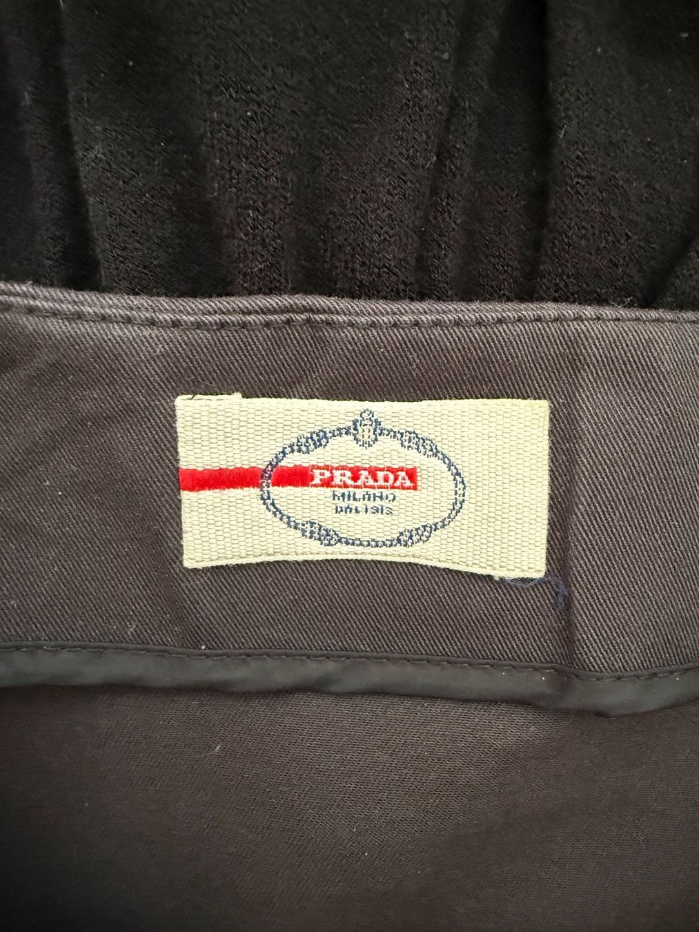 Prada Jupes: Prada Schwarzer Bleistiftrock mit Gürtel Gr. 36 – D'occasion à Horgen par tsp_qr5b 3