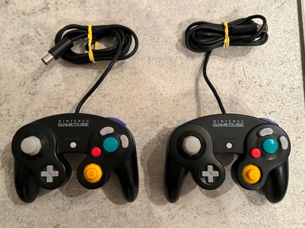 2 Stück Original Nintendo Gamecube Controller (Gebraucht) in ...