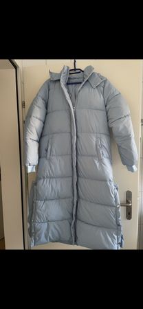 Langer Steppmantel hellblau mit Druckknöpfen Grösse M/L NEU