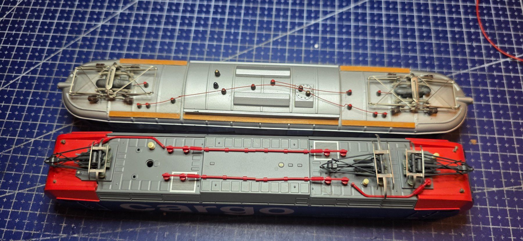 Modellini di ferrovie: Modelleisenbahn Gehäuse 2 stück HO/DC – Usato da Hochfelden venduto da Danizh0 1