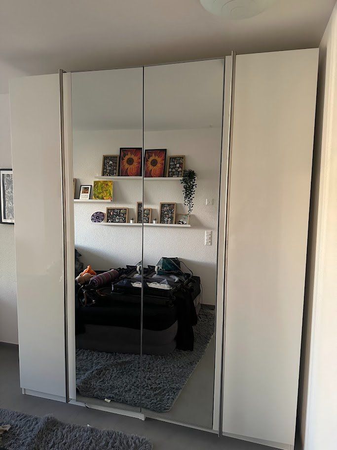 Ikea Armoires: IKEA PAX Wardrobe with Mirror Doors – D'occasion à Zürich par nat_t6g9