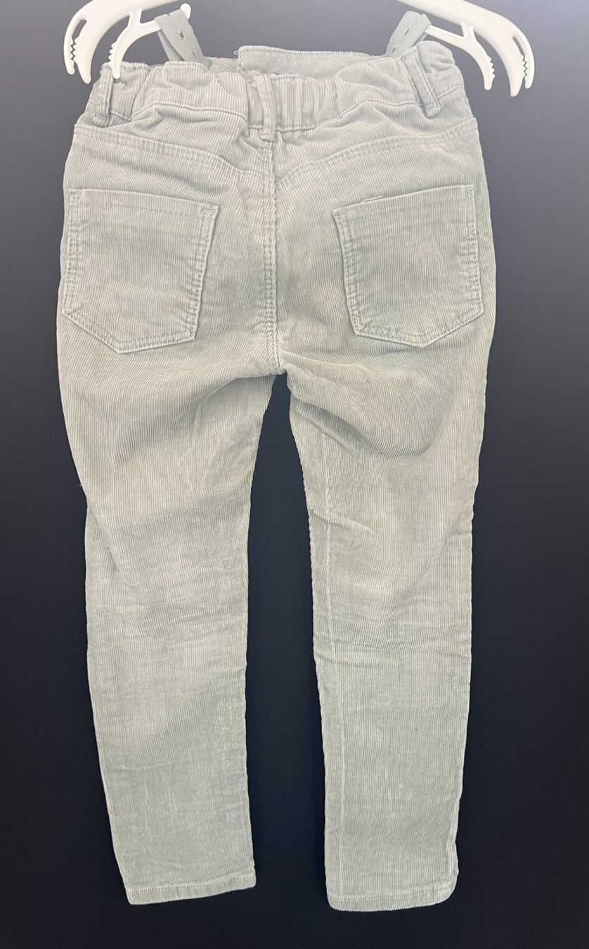 Pantaloni: 3 Hosen Grösse 110 – Usato da Zürich venduto da Drahtzug 5