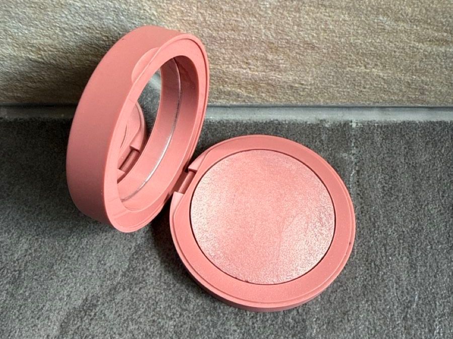 Make-up: em cosmetics heaven's glow blush - venetian rose – Gebraucht aus Otelfingen von Gasolino
