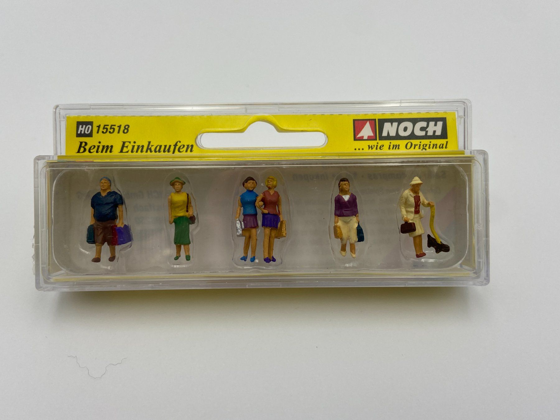 Noch Modellini di ferrovie: NOCH 15518 H0 Beim Einkaufen – Nuovo e nell'imballaggio originale da Neukirch a.d. Thur venduto da Modellbaushop