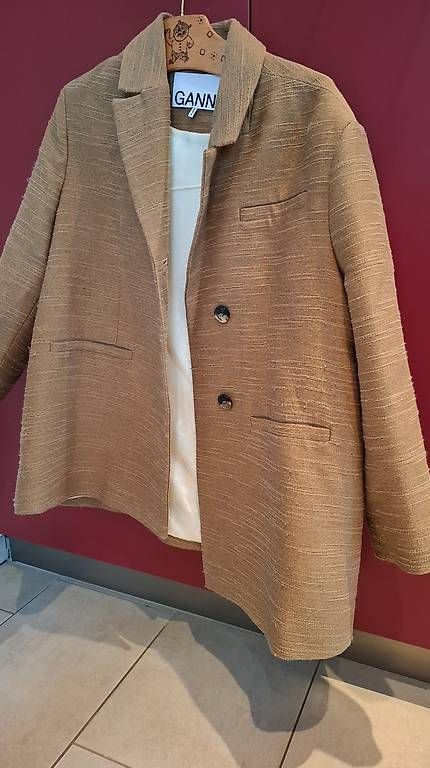Vestes: Beige Jacke – D'occasion à Zürich par sarahb87