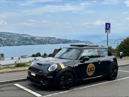 MINI John Cooper Works/ F56/ Rebelgreen/ Top Zustand