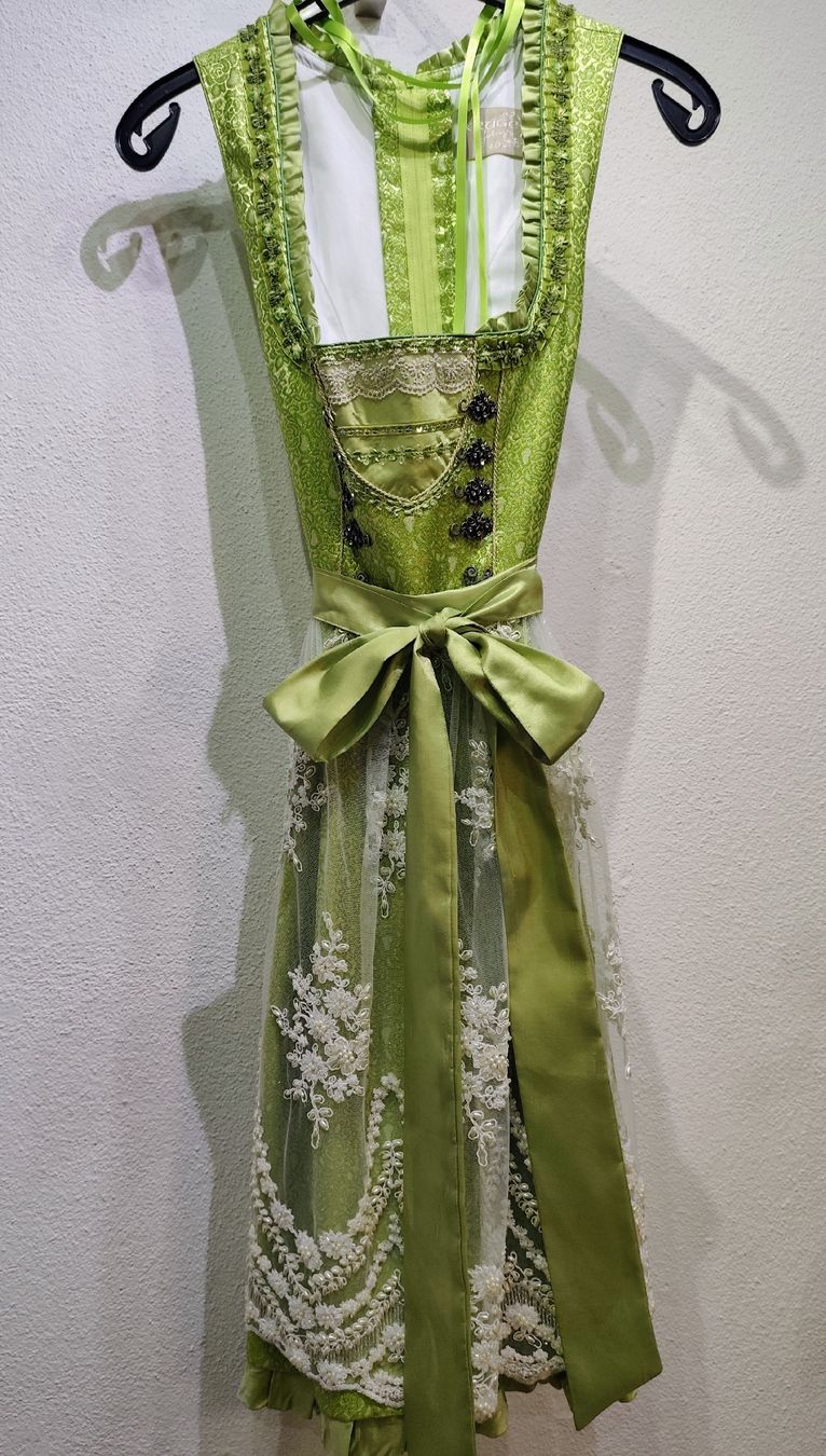 Krüger Kleider: Krüger Feelings Dirndl - Gr. 40 – Gebraucht aus Dussnang von Rosenfee50