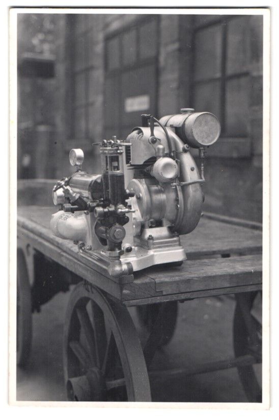 Fotografie & Manifesti: 2 Fotografien Technik, Motorpumpe Platz  – Usato da Berlin venduto da bartko-reher 1