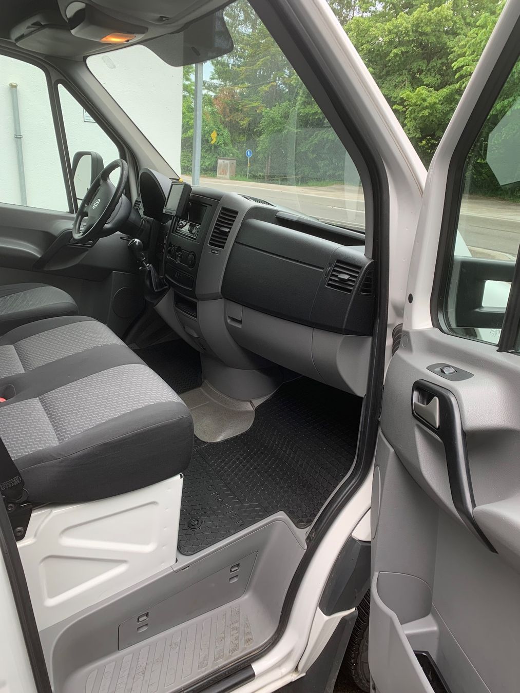 VW Veicoli commerciali: VW Crafter 35 Koffer mit Hebebühne ab MFK – Usato da Schaffhausen venduto da MesicMotors 6