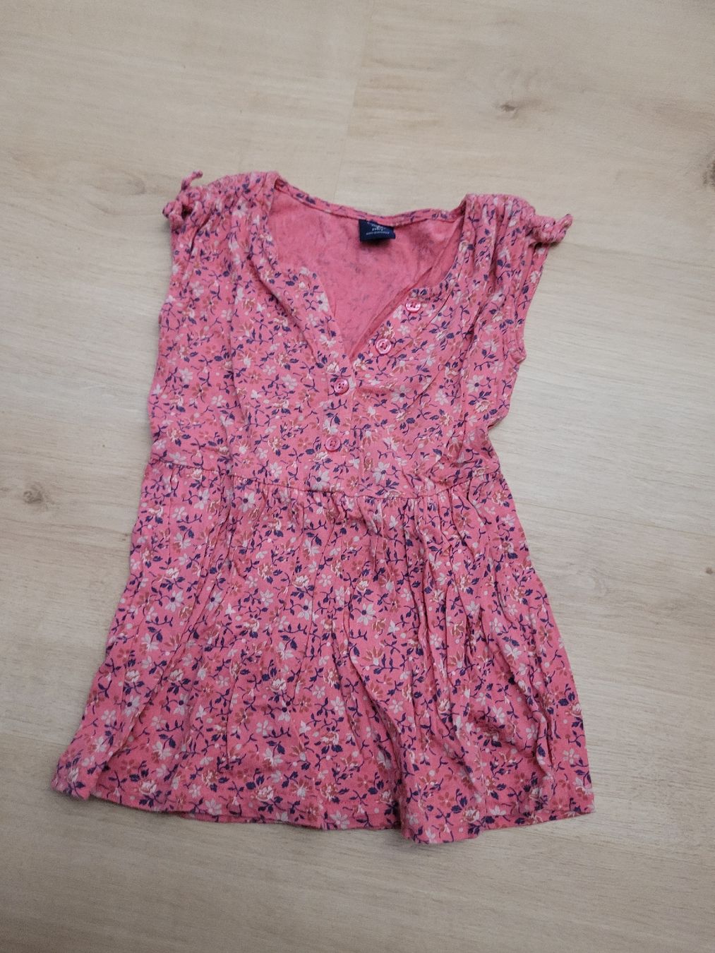 Vestiti & Gonne: Shirt/Röckli Gr. 92 – Usato da Lupsingen venduto da sta_wgg5