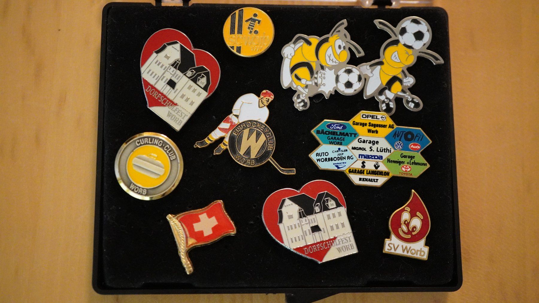 Placchette & Badge: Pin Sammlung – Usato da Worb venduto da worb01 2