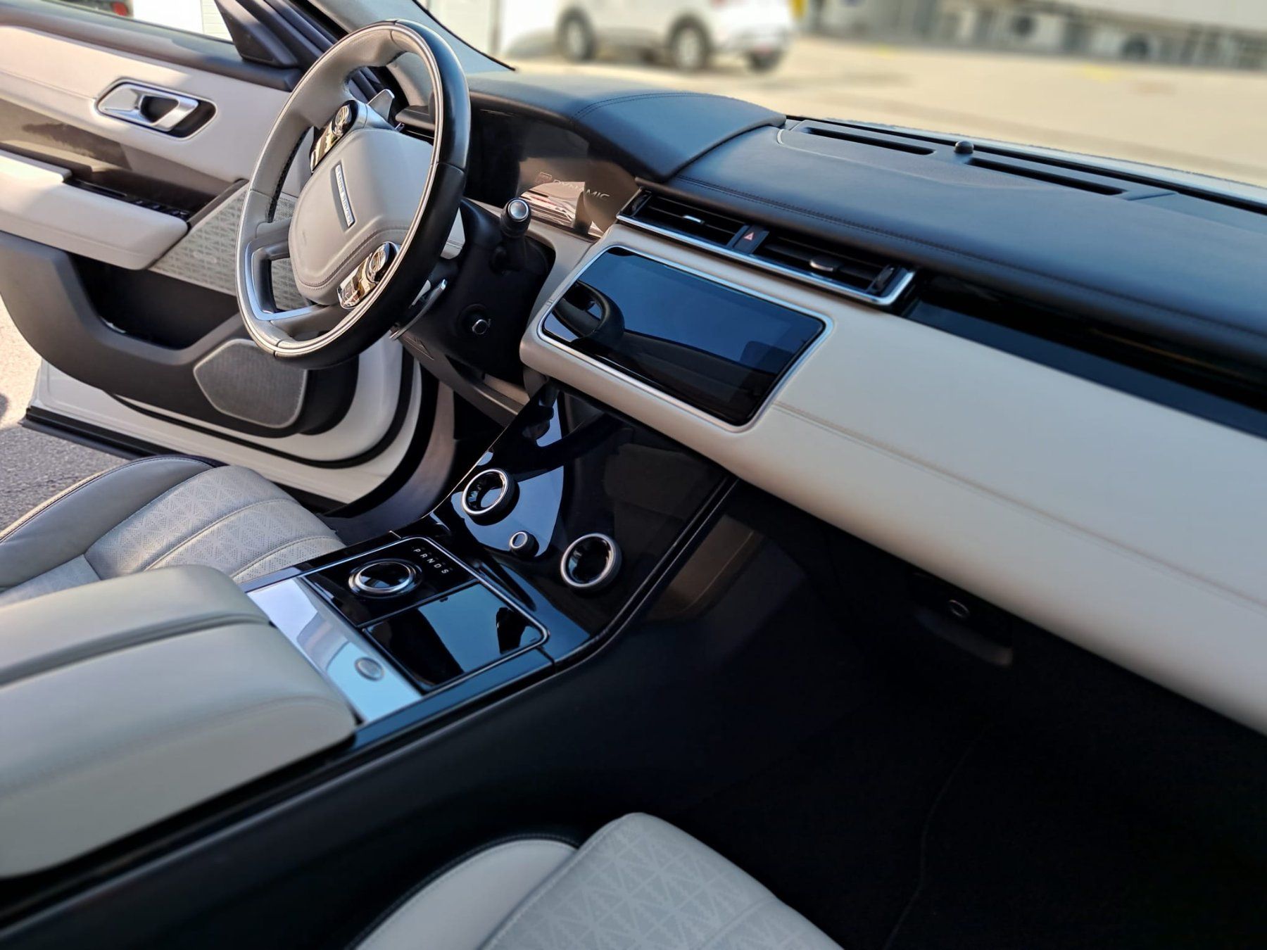 Land Rover Automobili: LAND ROVER RR Velar D300 – Usato da La Roche FR venduto da silvie59 6