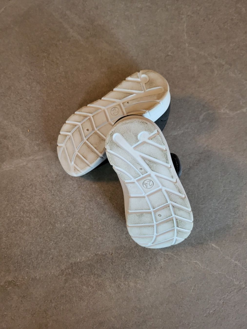 Schuhe für Jungen: Vty Hausschuhe Dino Gr. 24 – Gebraucht aus Oberwangen TG von Murmel82 3