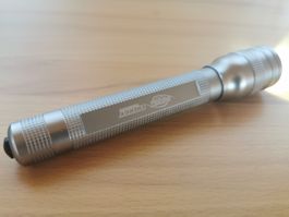 NEUE LED-Fokus-Taschenlampe 1 W, grau, Aluminiumgehäuse