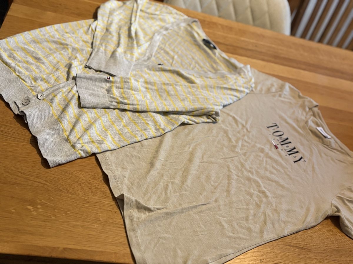 Tommy Hilfiger T-Shirts: T shirts Tommy Hilfiger taille S – Gebraucht aus Attalens von Skorpionica