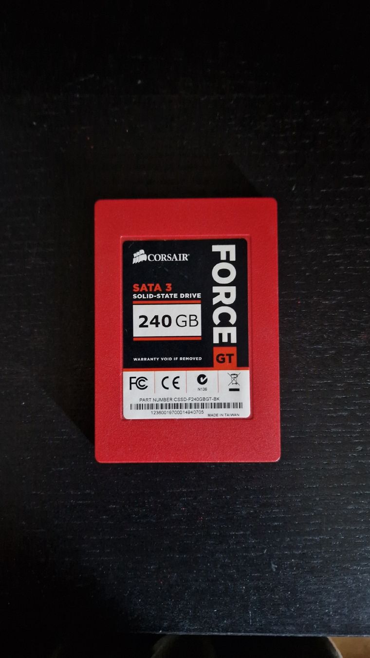 Corsair Dischi rigidi: Sata 3 SSD 240GB – Usato da Au ZH venduto da Raph__02