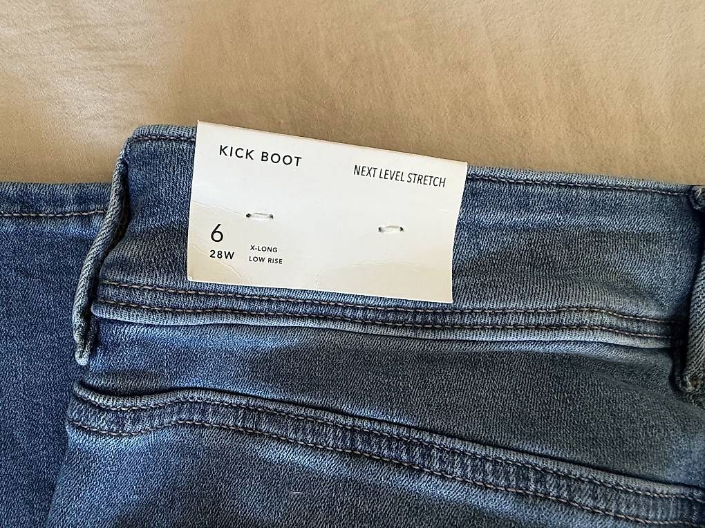 Jeans: American Eagle Low Rise Kick Boot Jeans sz 6 – Usato da Zürich venduto da car_v988 3