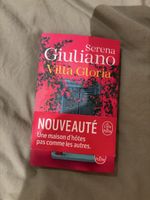Livre poche Villa Gloria Serena Giuliano bon état