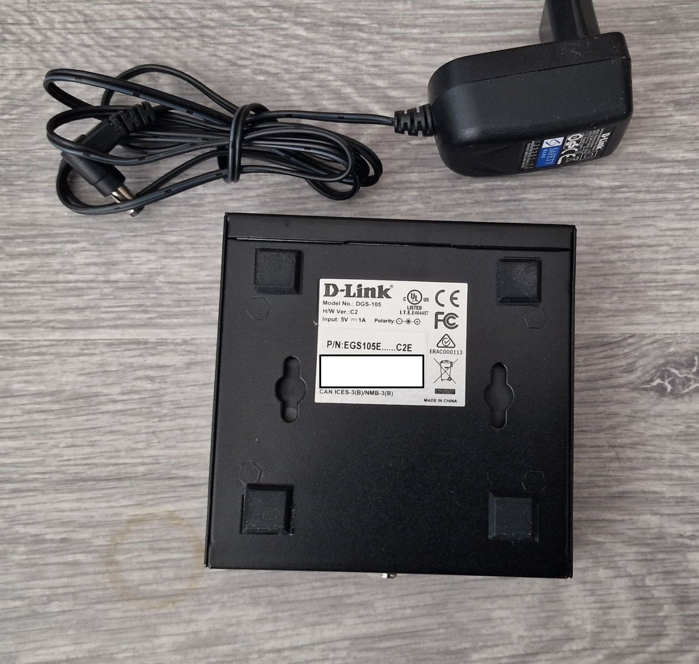 Dlink Hub & Switch: D-Link DGS-105 5-Port Gigabit Switch – Usato da Wetzikon ZH venduto da xellent79 2