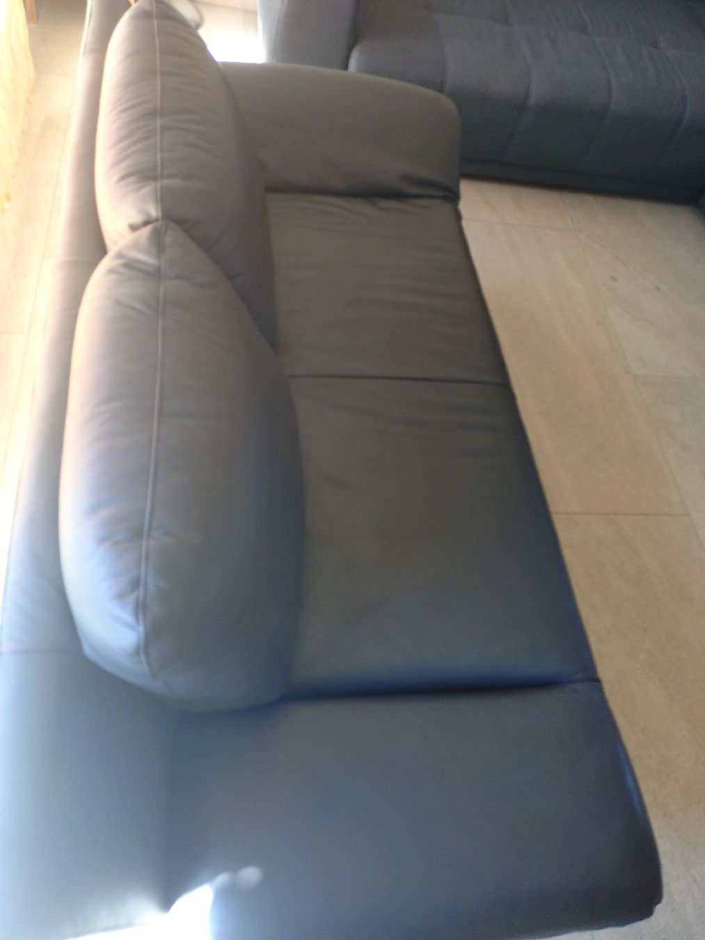 Conforama Sofas: Kunstleder Sofa Schwarz  – Neu (gemäss Beschreibung) aus Thun von FabiosSales 4
