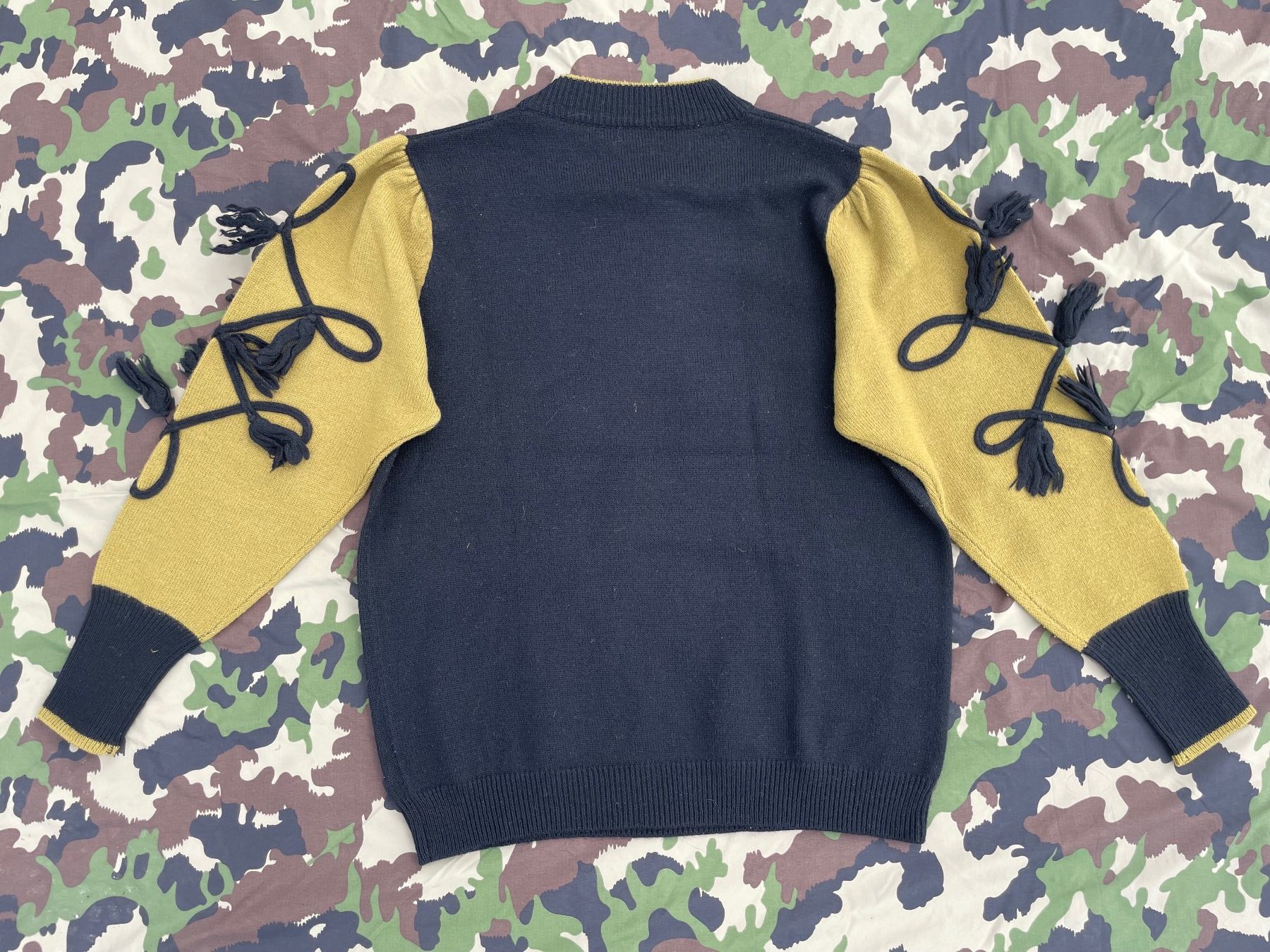 Maglioni & Felpe: Vintage 90s Sweater Wool Sz L – Usato da Zürich venduto da le_souk 1