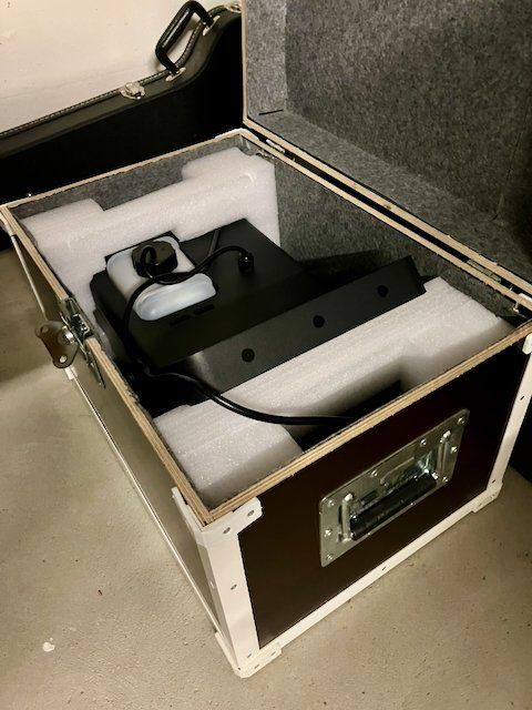 Cameo Tutte le macchine: Nebelmaschine Cameo Phantom F5 mit Case – Usato da Lufingen venduto da Imperator3 1