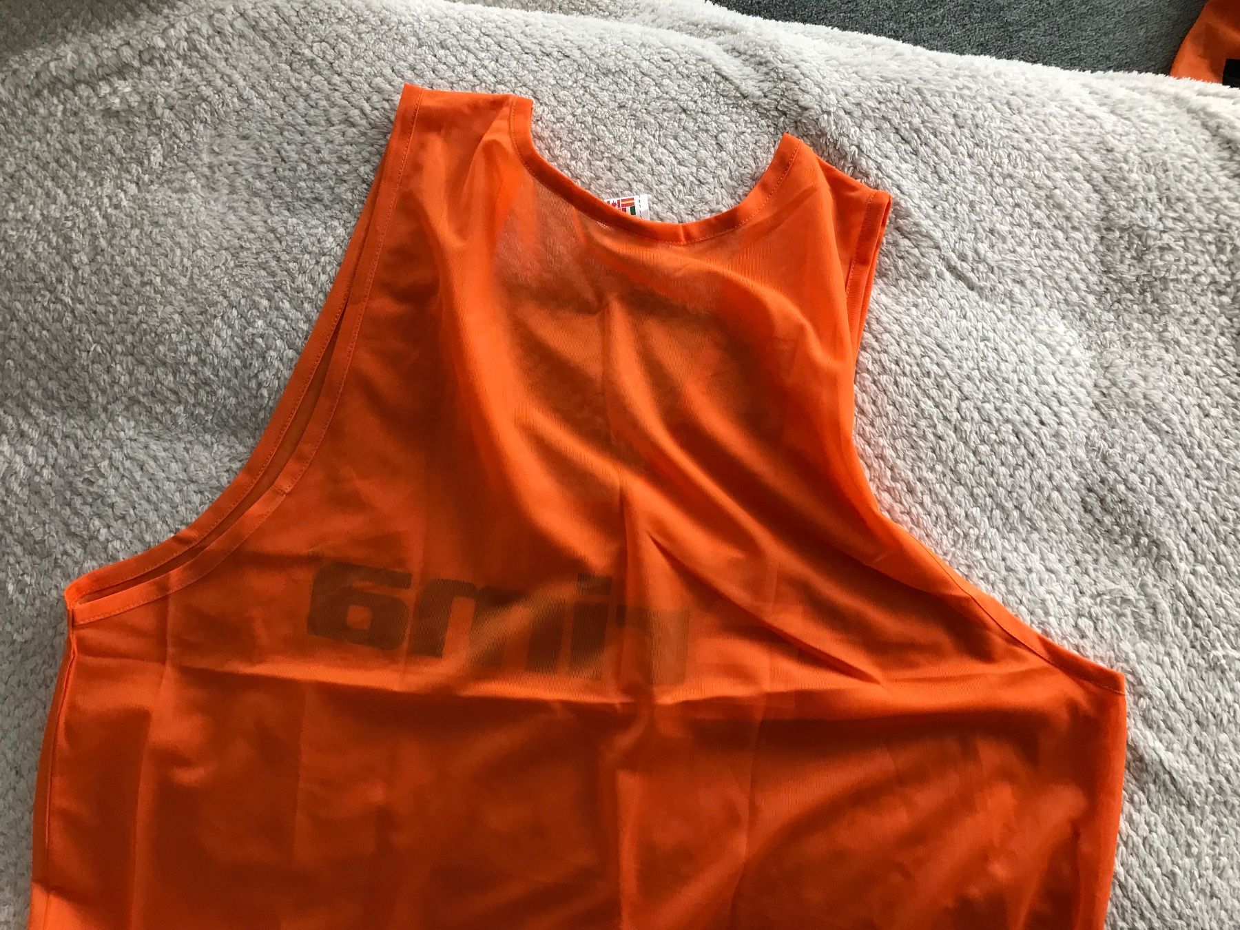 Maillots de corps & Pantalons: 7x Erima Leibchen Orange, Grösse L – D'occasion à Niederteufen par mix18 1
