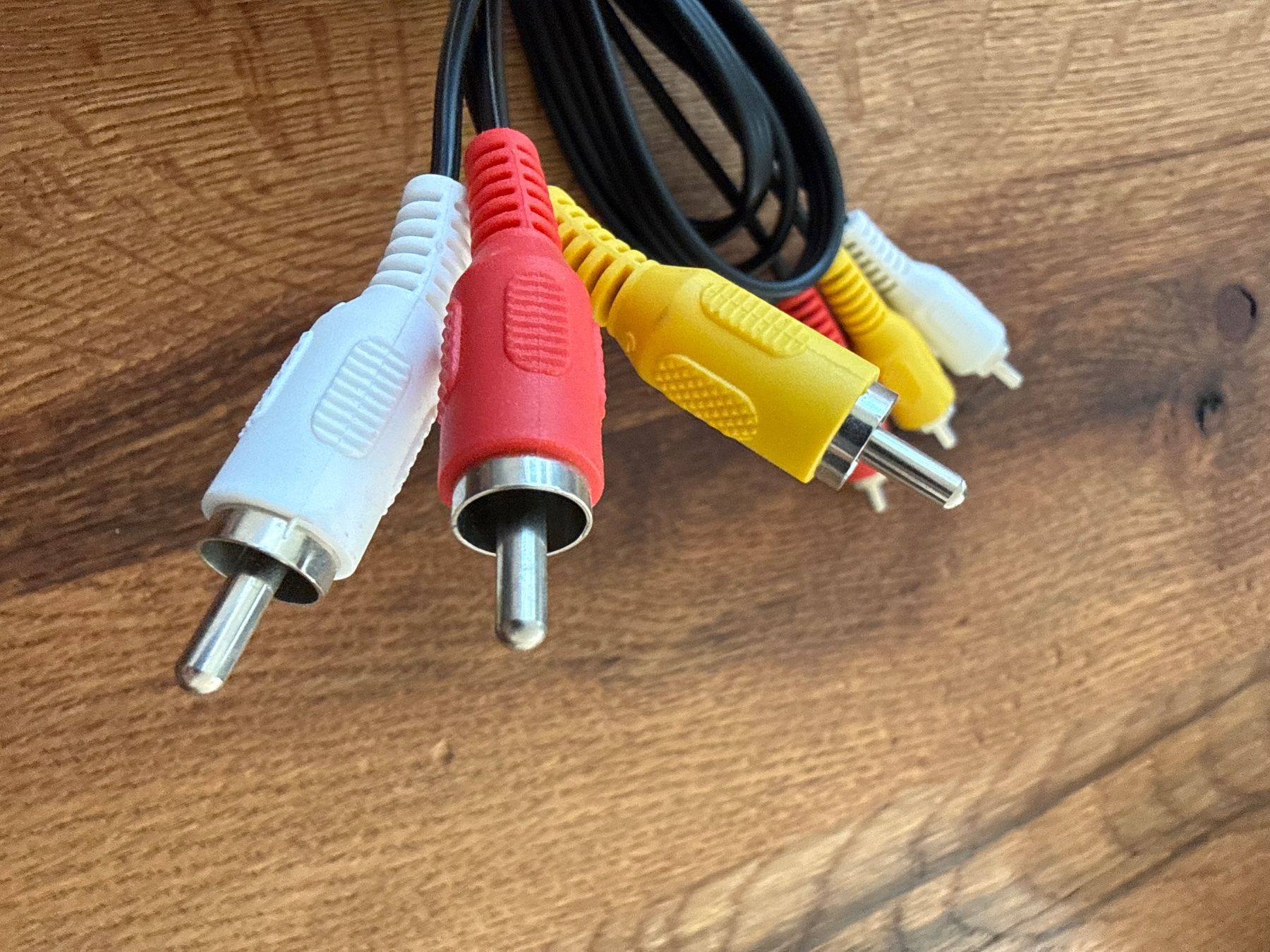 Cavi: Cinch Kabel, 3-fach, Audio Video Kabel – Usato da Zürich venduto da Gekuu 1