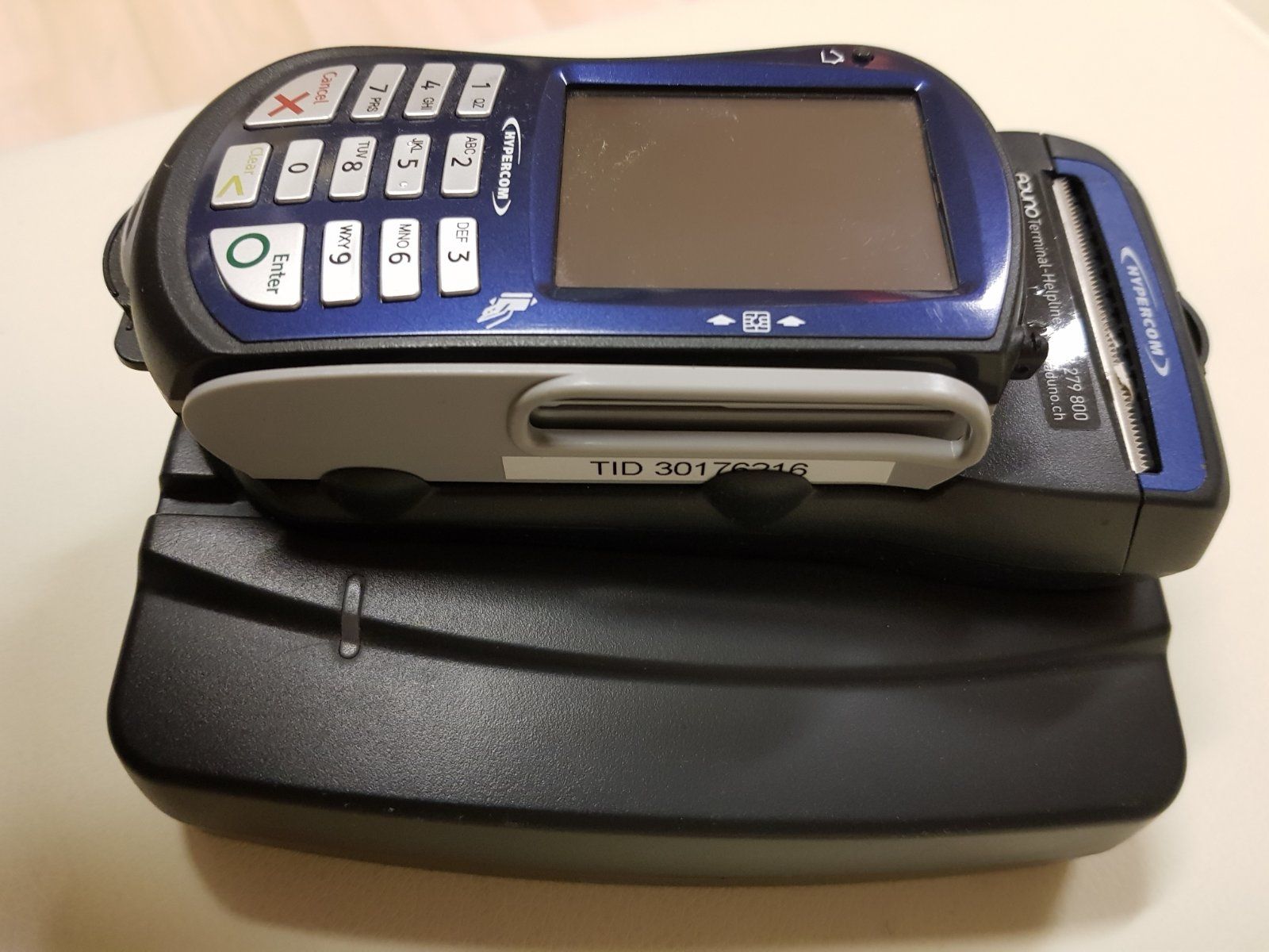 Registratore di cassa: Hypercom Bezahlterminal mit Ladeschale - Ideal! – Usato da Winterthur venduto da Remoremo
