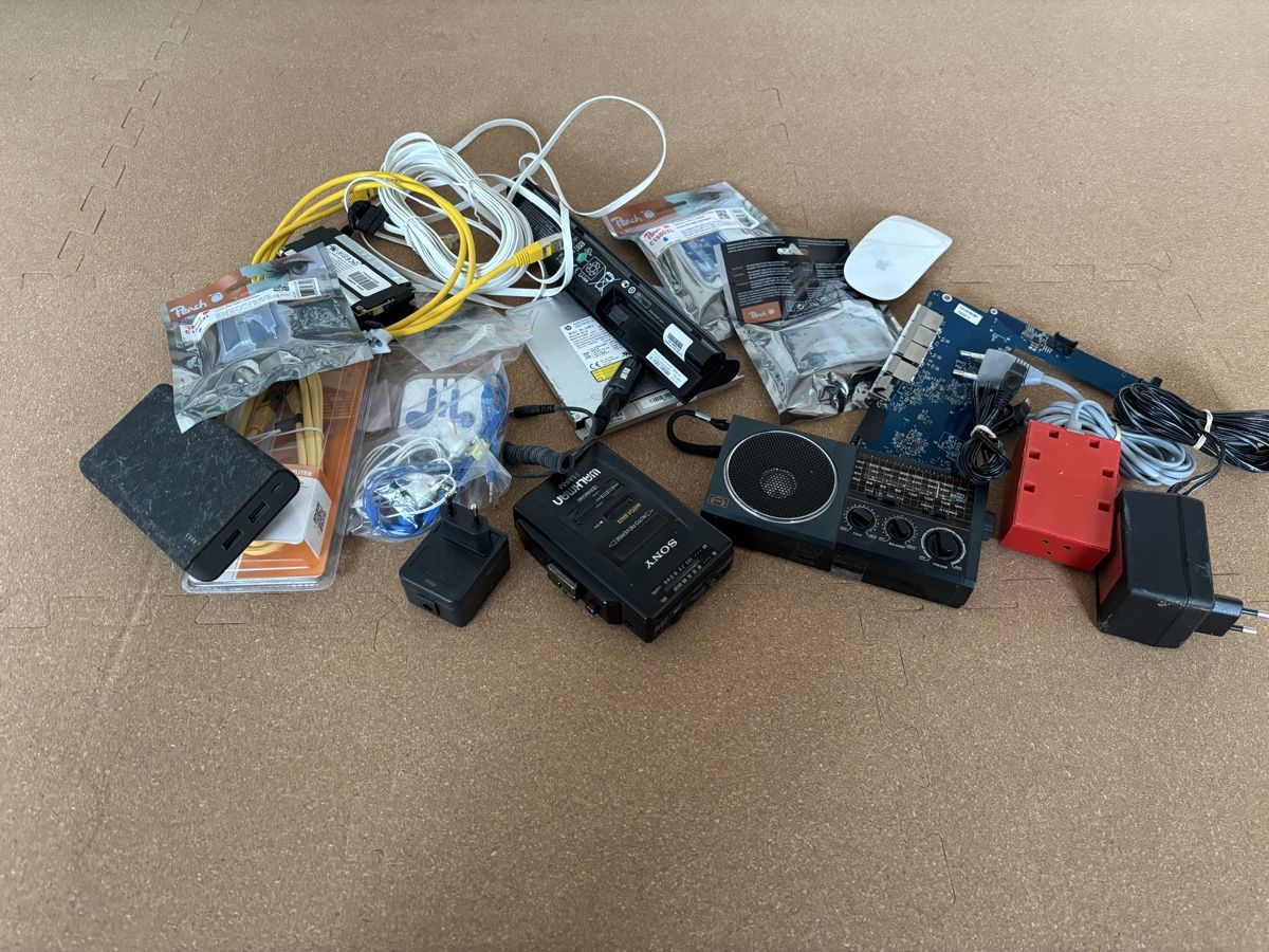 PCs: Elekto / Computer / Walkman / Radio / ect.. – Défectueux à Huttwil par warpBOY