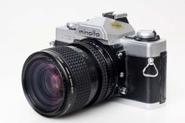 Minolta XG9 mit MD Zoom 35-70mm f3,5, sehr guter Zustand