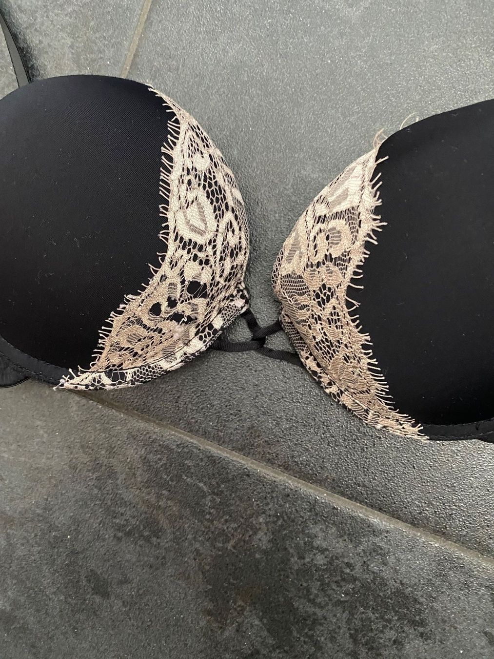 Altra biancheria intima: BH schwarz Push up Gr 34B – Usato da Goldau venduto da Rjn 2