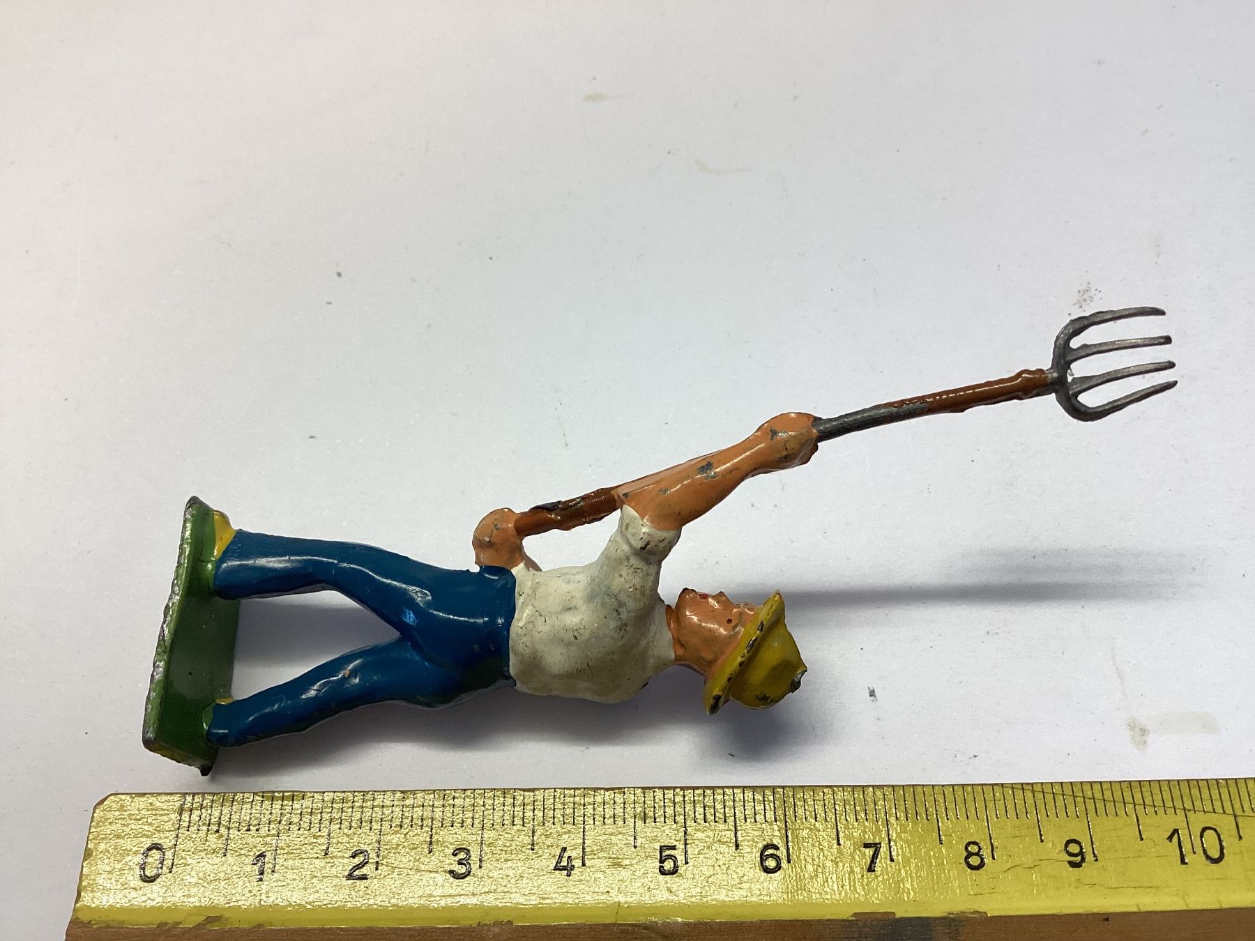 Giocattoli: Alte Spielzeug Figur Bauer mit Gabel Vintage – Usato da Eglisau venduto da mar_5rn2 2
