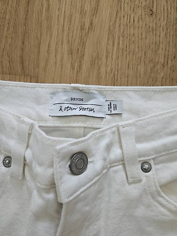 Other Stories Jeans: &other Stories Hose Gr 26 – Usato da Basel venduto da lar_7c62 2