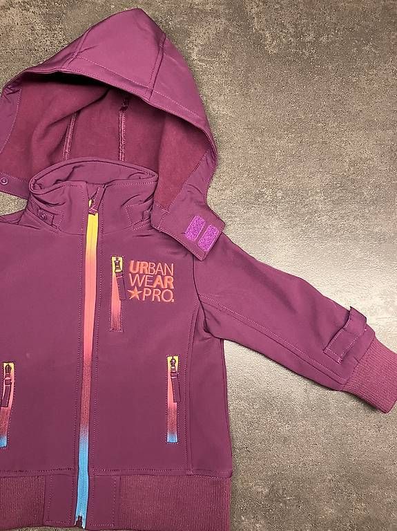 Giacche & Cappotti: Soft Shell Jacke mit Kapuze Gr. 92/98 – Usato da Zürich venduto da Zueriost