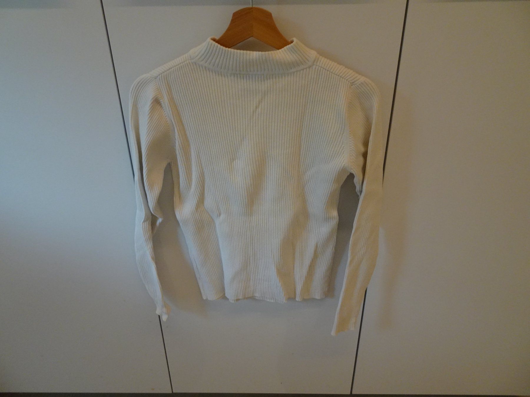 Maglioni & Felpe: Feinstrick Pulli weiss von Essentiel Gr. S - 260232 – Usato da Küssnacht am Rigi venduto da Good4Deckeli 1
