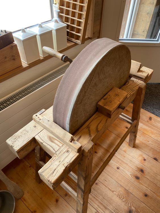 Aiguiseuses & polisseuses: Schleifstein – D'occasion à Lenk im Simmental par gwustu 4