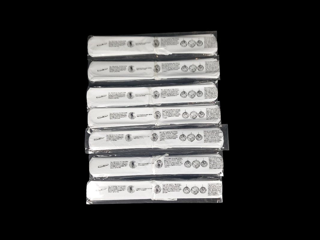 Alle Dekorationen: Papier Pompons weiss 8 Stück – Neu und originalverpackt aus Hünenberg von Restwert_Zug 2