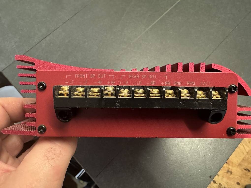 Amplificatori: Hifi Verstärker 4 x 100 Watt – Usato da Wichtrach venduto da Brusan 3