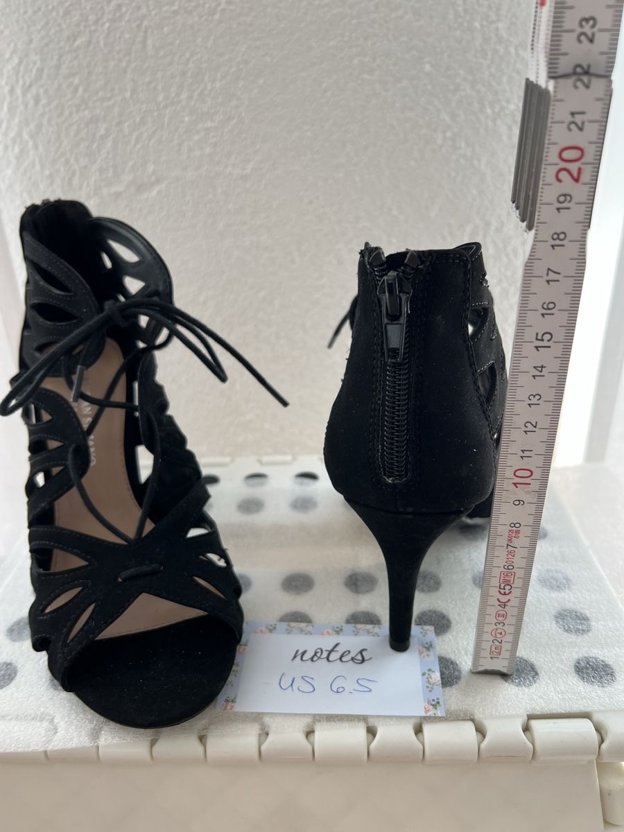 Scarpe da donna: Schwarze Pumps mit Bindedetail - ungetragen – Nuovo (secondo la descrizione) da Jona venduto da n.ferrari 2