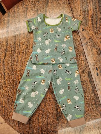 Sommer Pyjama mit Tiermotiv, Grösse 98, neu