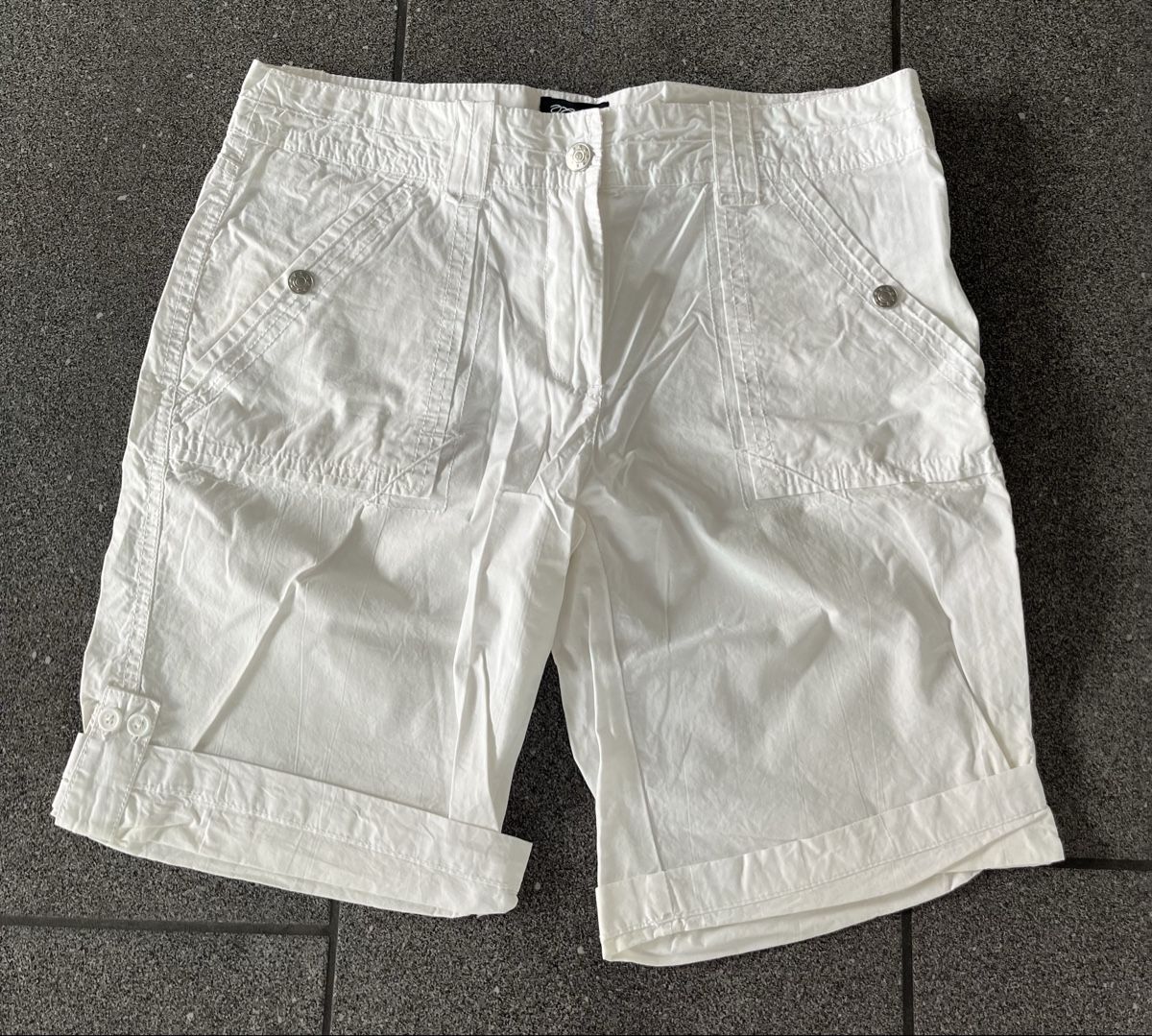 Hosen: Nagelneue Bermuda Gr. 36 – Neu und originalverpackt aus Hünenberg See von spartakus02