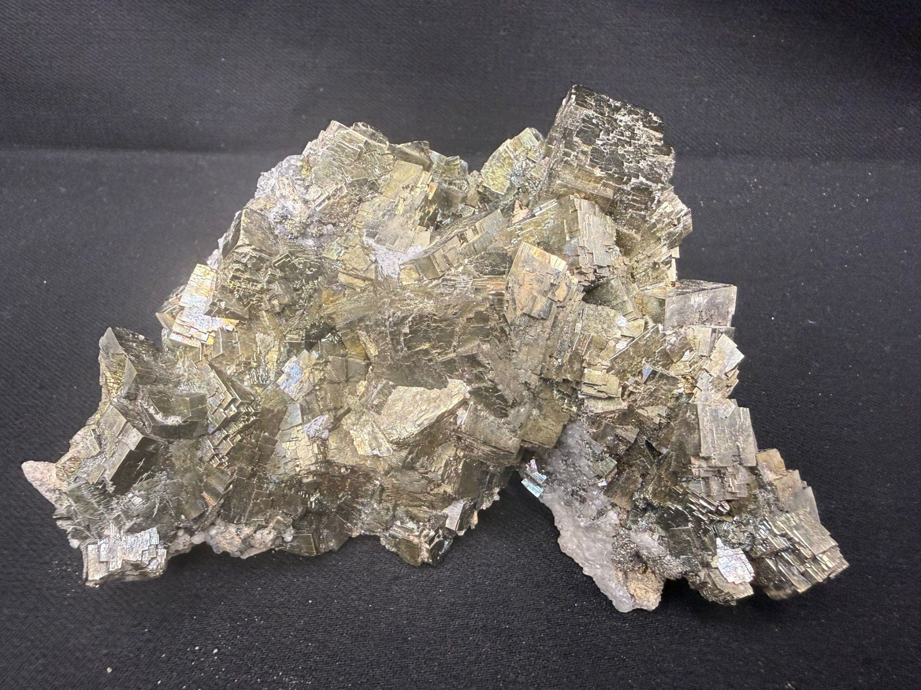 Mineralien & Heilsteine: Pyrit Matrix var. irisierend – Gebraucht aus Schinznach Bad von Demerald