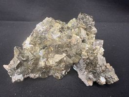 Pyrit Matrix var. irisierend