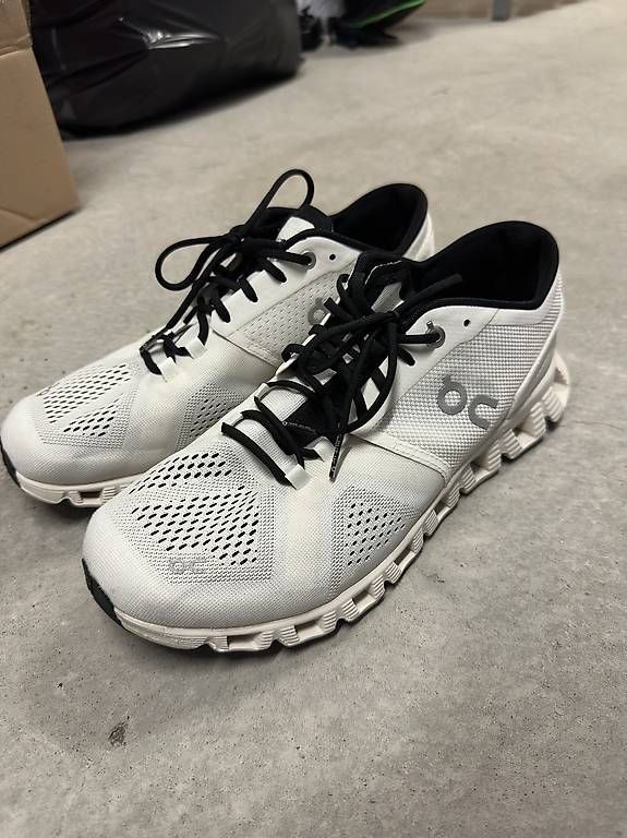 Scarpe da uomo: On Laufschuhe Gr 42.5 – Usato da Zürich venduto da Babanos7