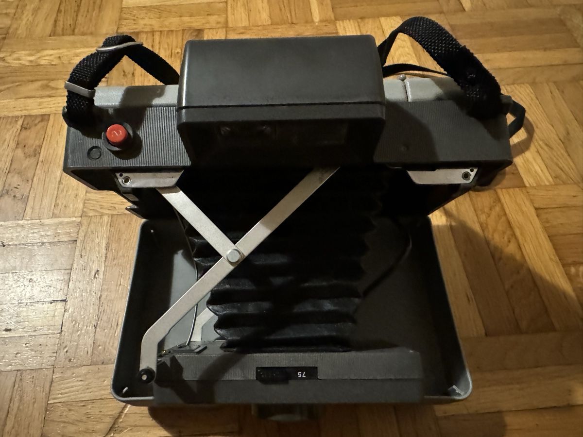 Polaroid Kamera: Polaroid Land Kamera 210 – Gebraucht aus Muri b. Bern von saeny 1