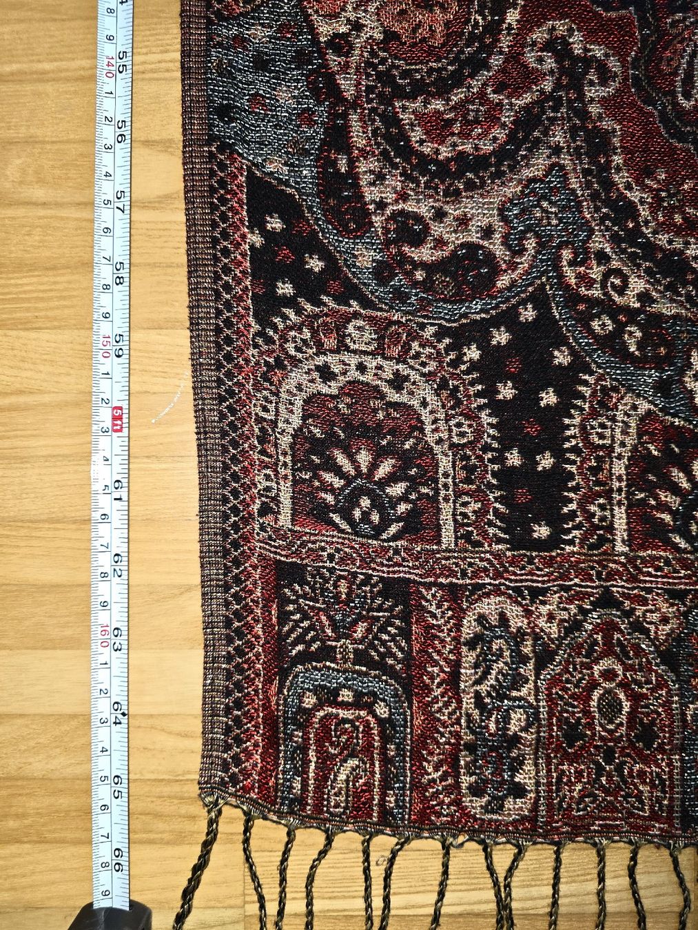 Foulard & Sciarpe: Wunderschöner, warmer Winter-Schal mit Paisley Muster – Usato da St. Gallen venduto da A.W.128 1