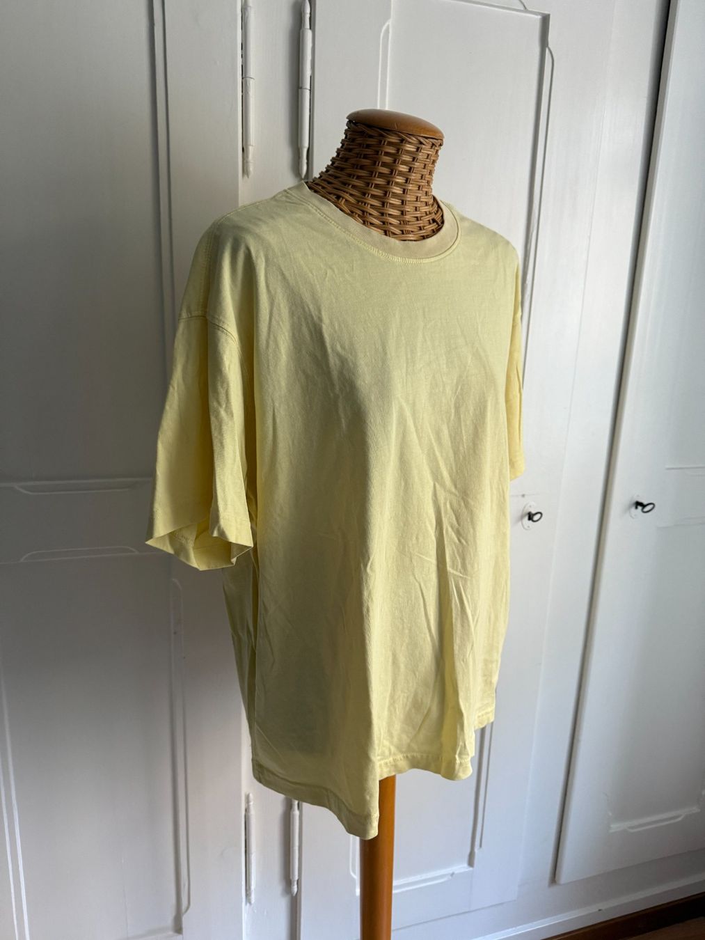H&M T-shirts: T-Shirt hellgelb oversized L – D'occasion à Zürich par Diazaio 1