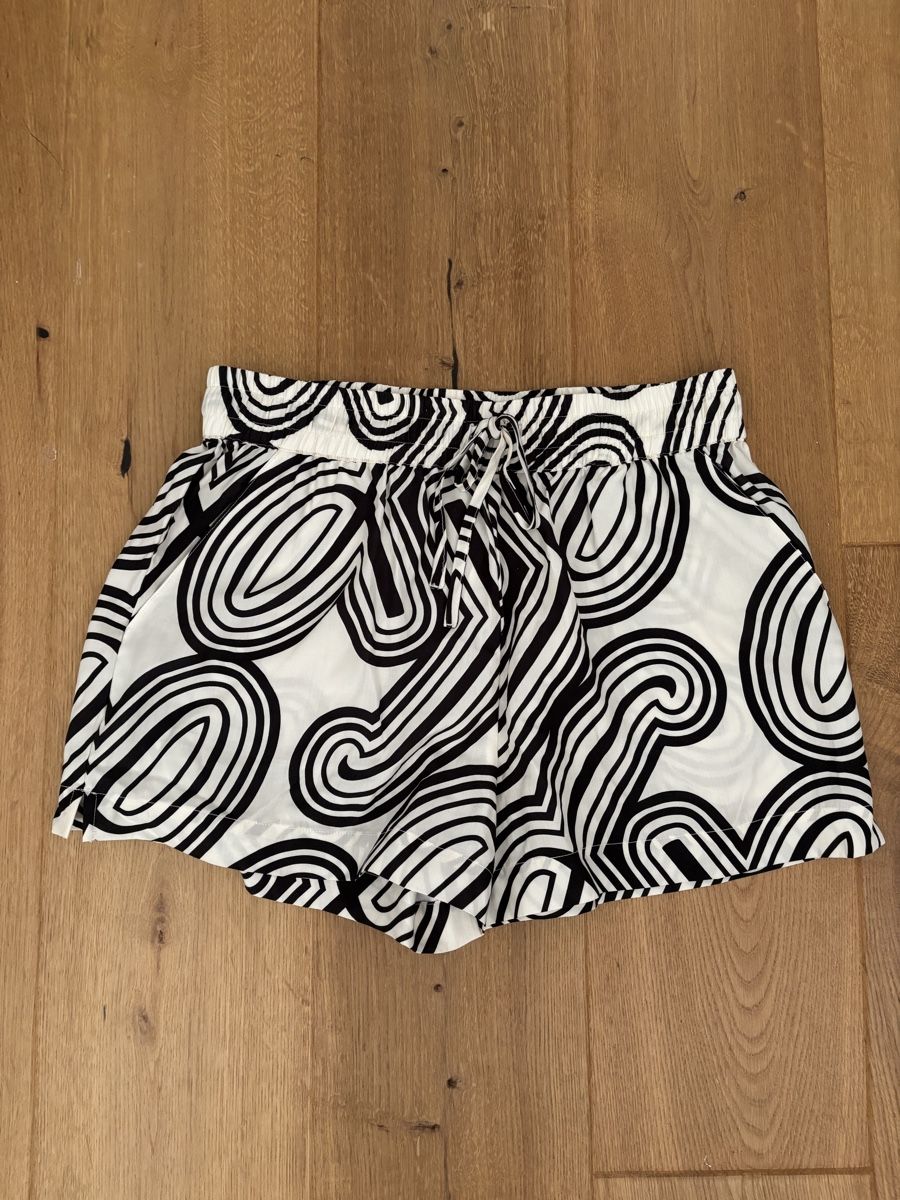 Triumph Pantaloni: Triumph summer shorts 38 – Nuovo (secondo la descrizione) da Windisch venduto da bymarikaa