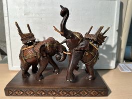 Superbe paire d'éléphants en bois sculpté, décoration zen!